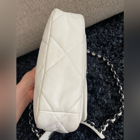 Chanel 19 flap - Picture 4 of 12